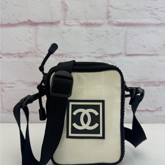 CHANEL Coco Mark Sport Line Mini Logo Bag White Black - Picture 2 of 15